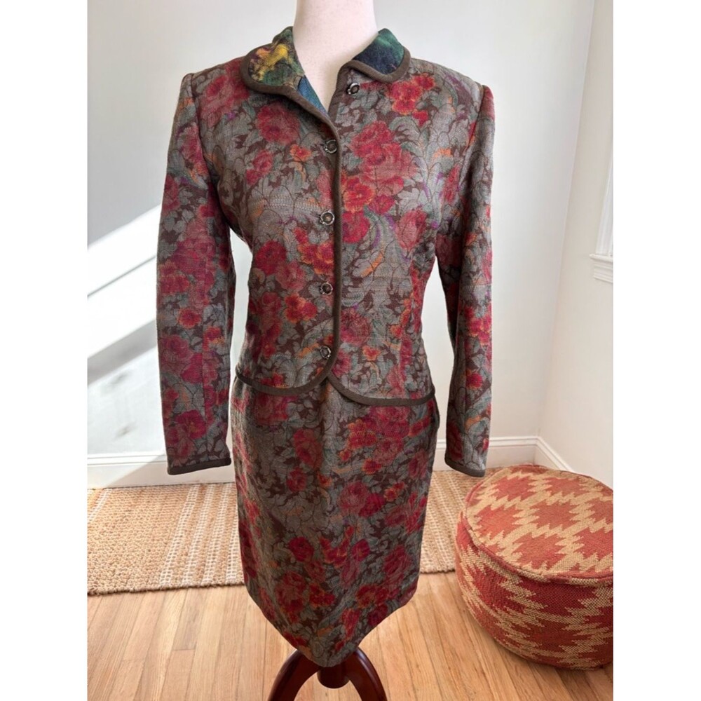 1980s Emanuel Ungaro Parallele Tapestry Suit Set Designer Power Suit Skirt Set